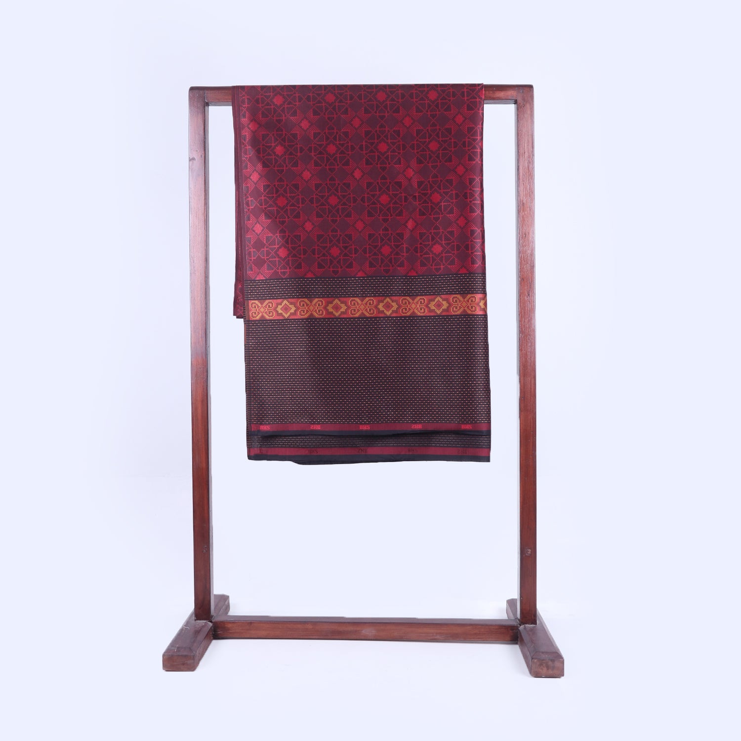 Kain Batik BHS Excellent Motif Jacquard Warna Merah Hitam