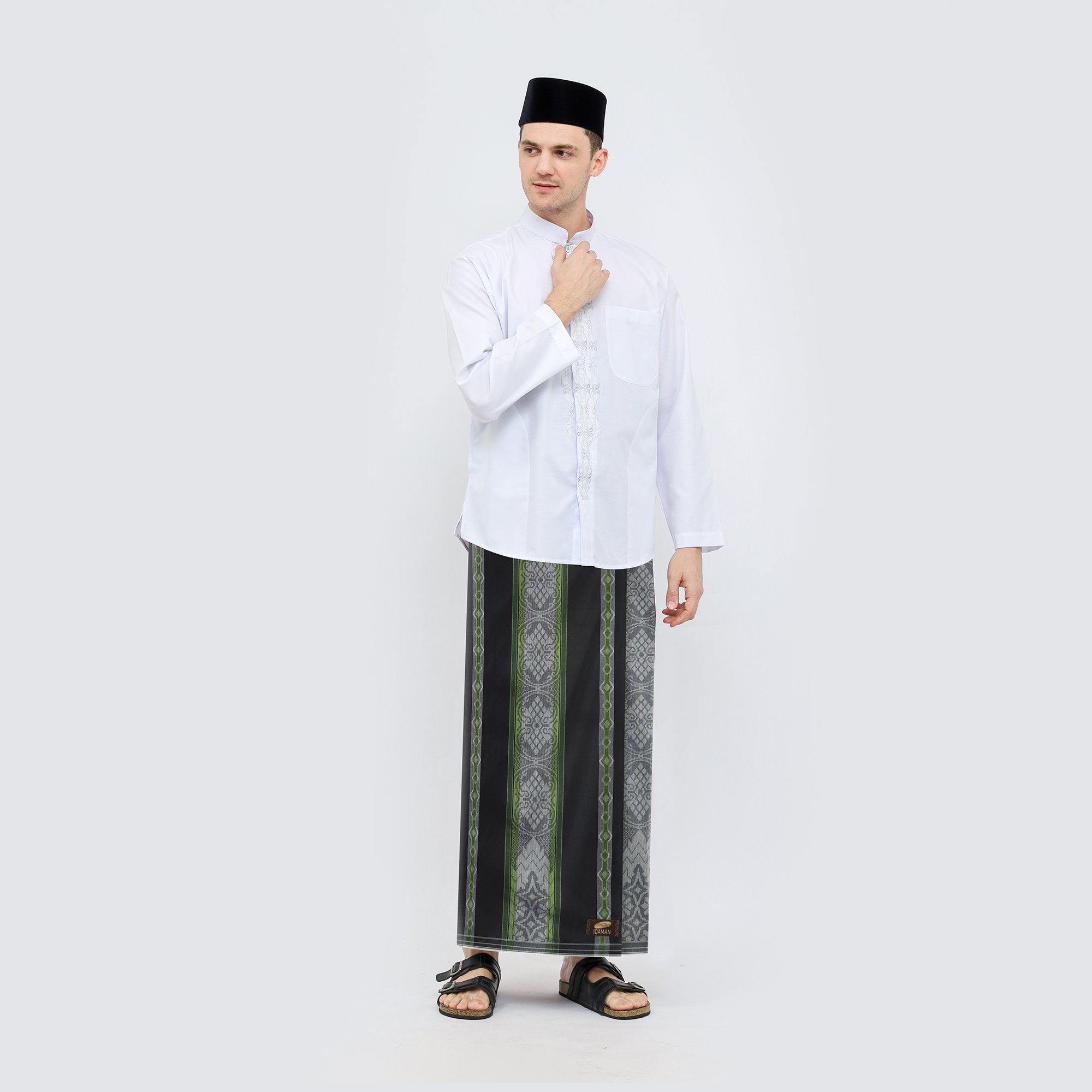 Sarung ATLAS Idaman 590 Jacquard Classic Motif A5-JPA Hitam Hijau 02