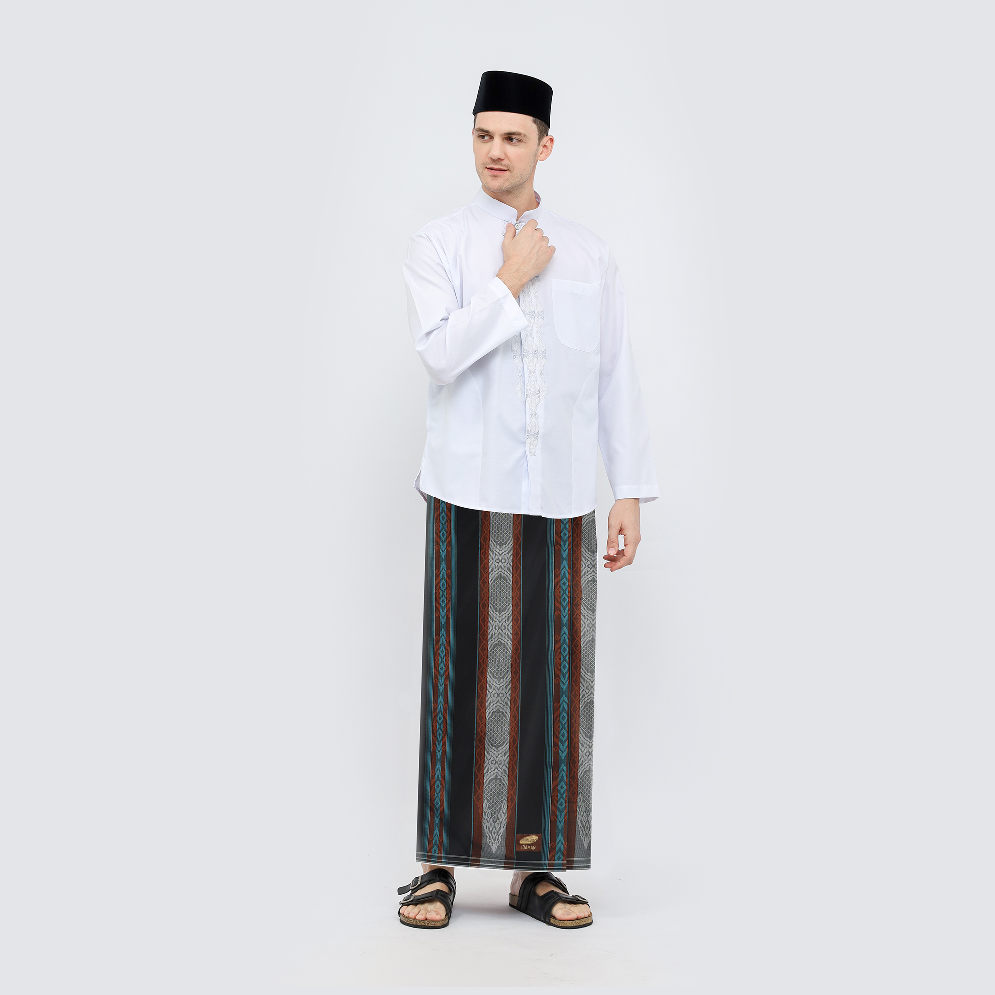 Sarung ATLAS Idaman 590 Jacquard Classic Motif A5-JPA Hitam Biru 02