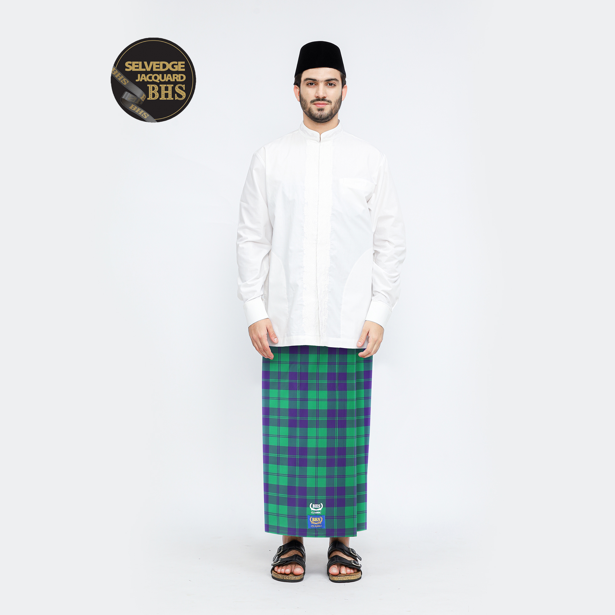 Sarung BHS Classic Gold Motif C42 KDT Hijau Sedang