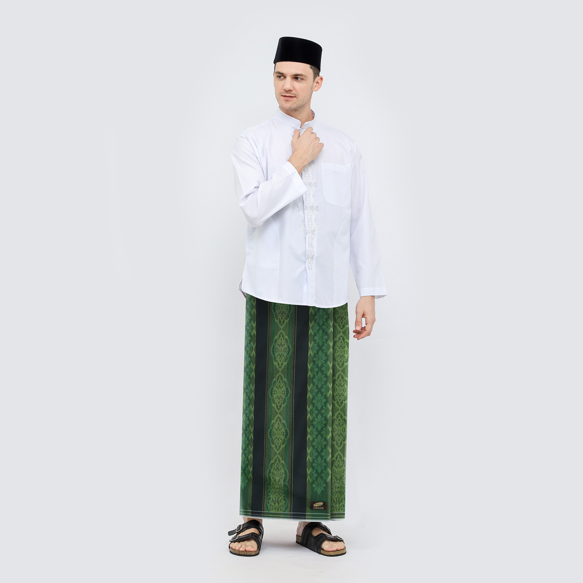 Sarung ATLAS Idaman 590 Jacquard Classic Motif A5-JPA Hitam Hijau 04