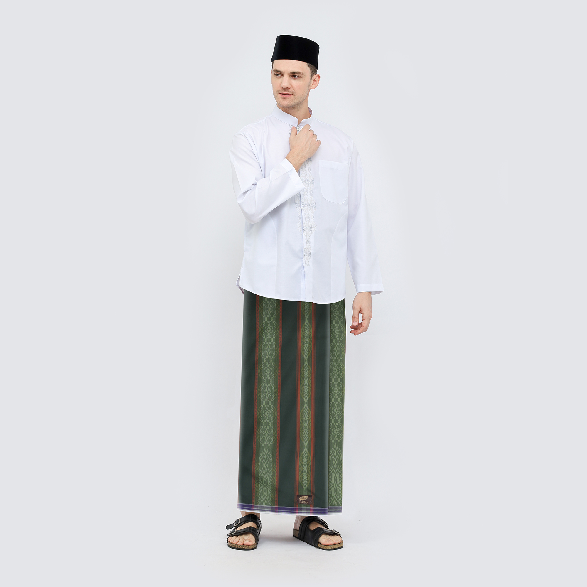 Sarung ATLAS Idaman 590 Jacquard Classic Motif A5-JPA Hitam Hijau 05