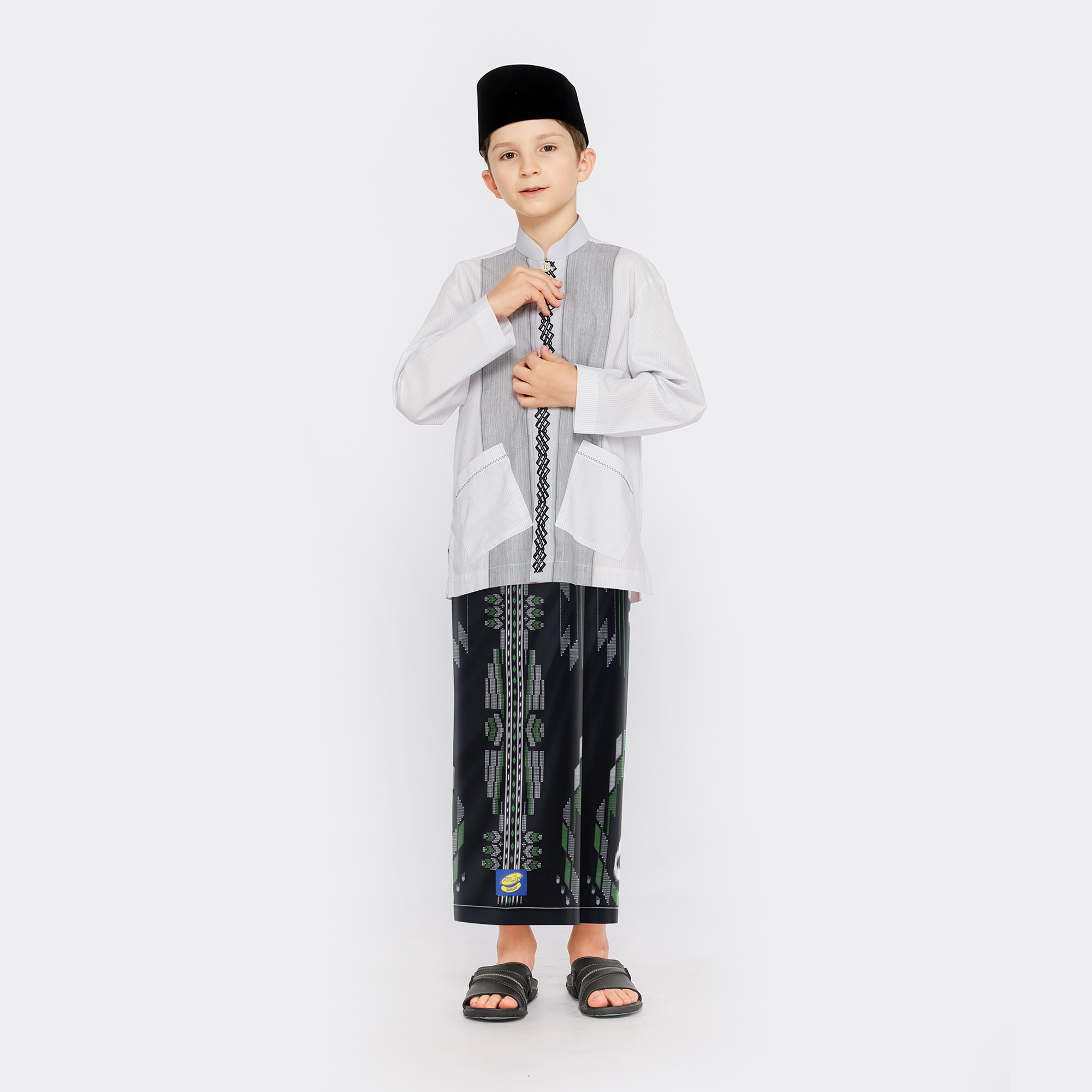 Sarung ATLAS Junior Kembang SGE Hitam Hijau 01