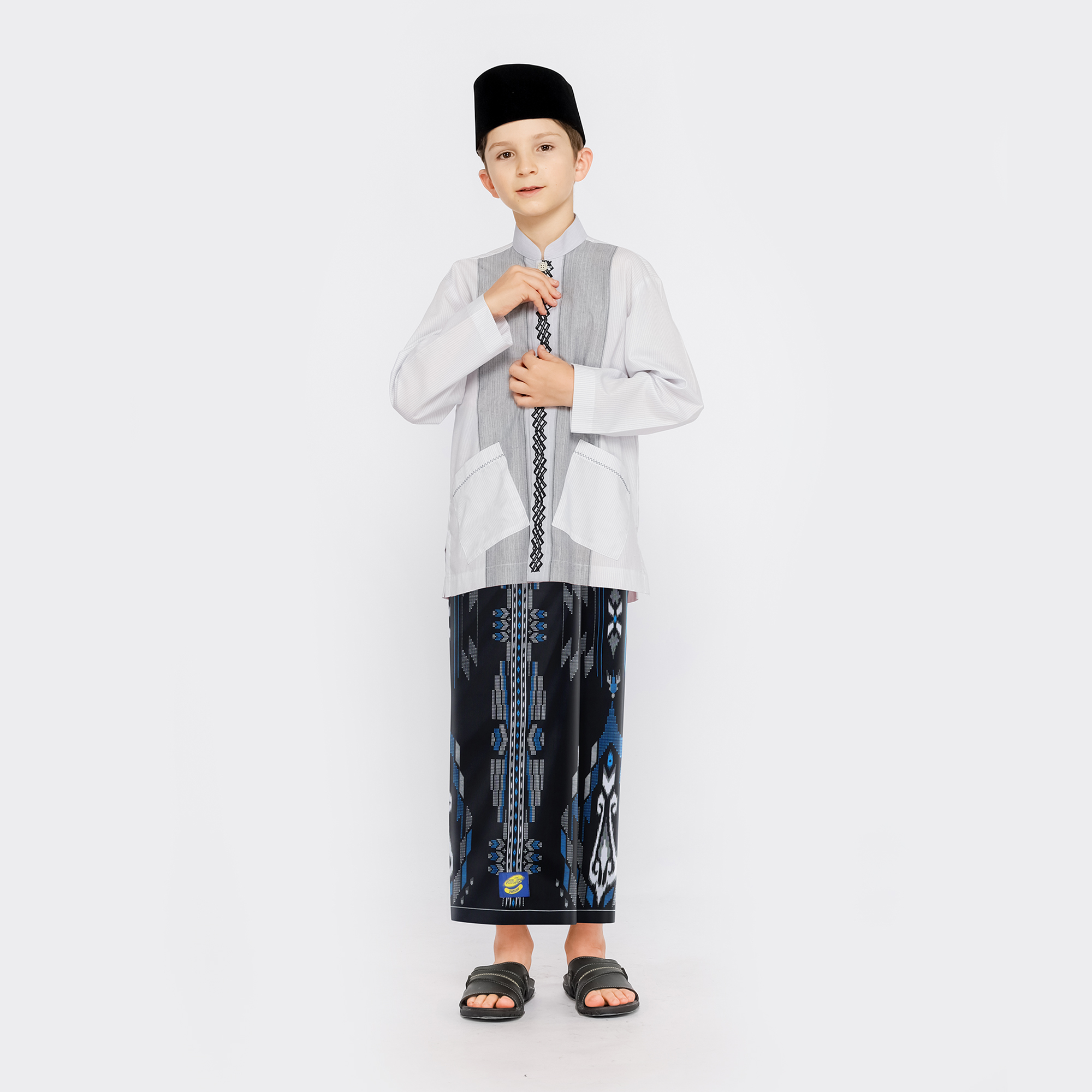 Sarung ATLAS Junior Kembang SGE Hitam Biru 01