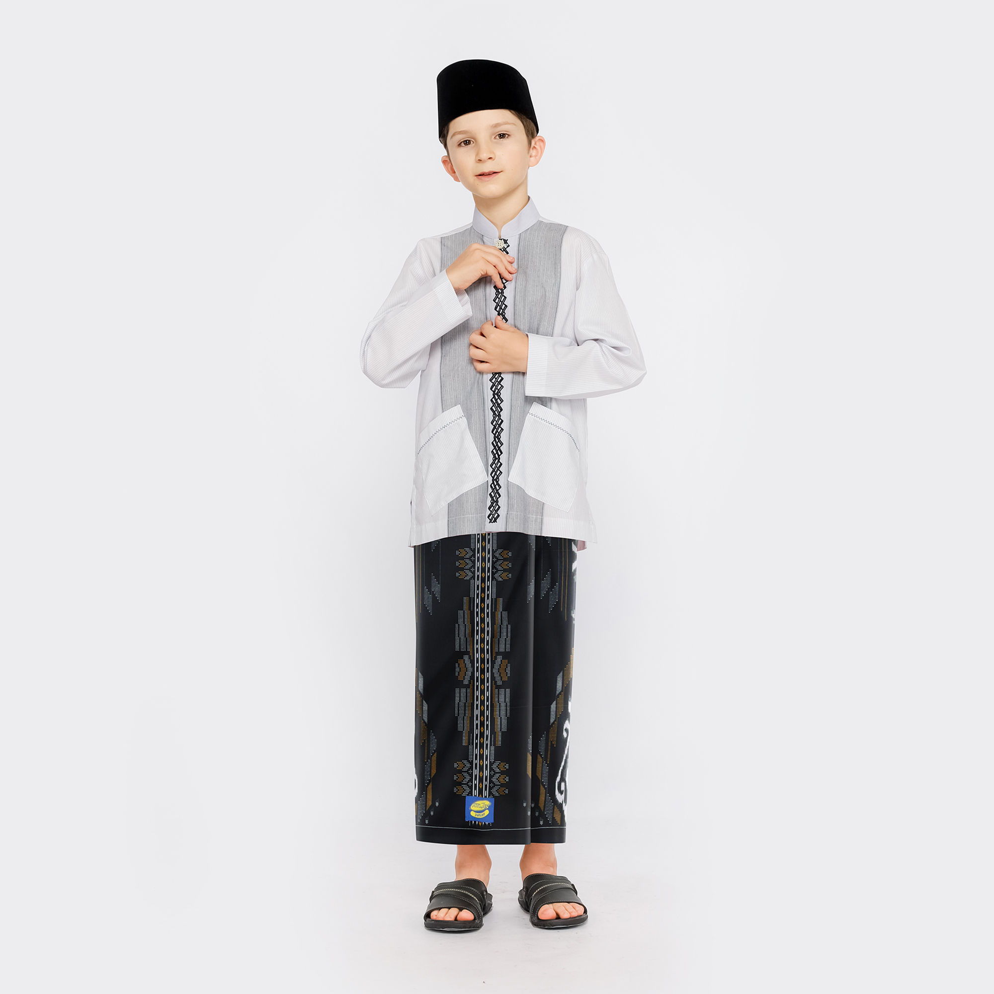 Sarung ATLAS Junior Kembang SGE Hitam Kuning 01