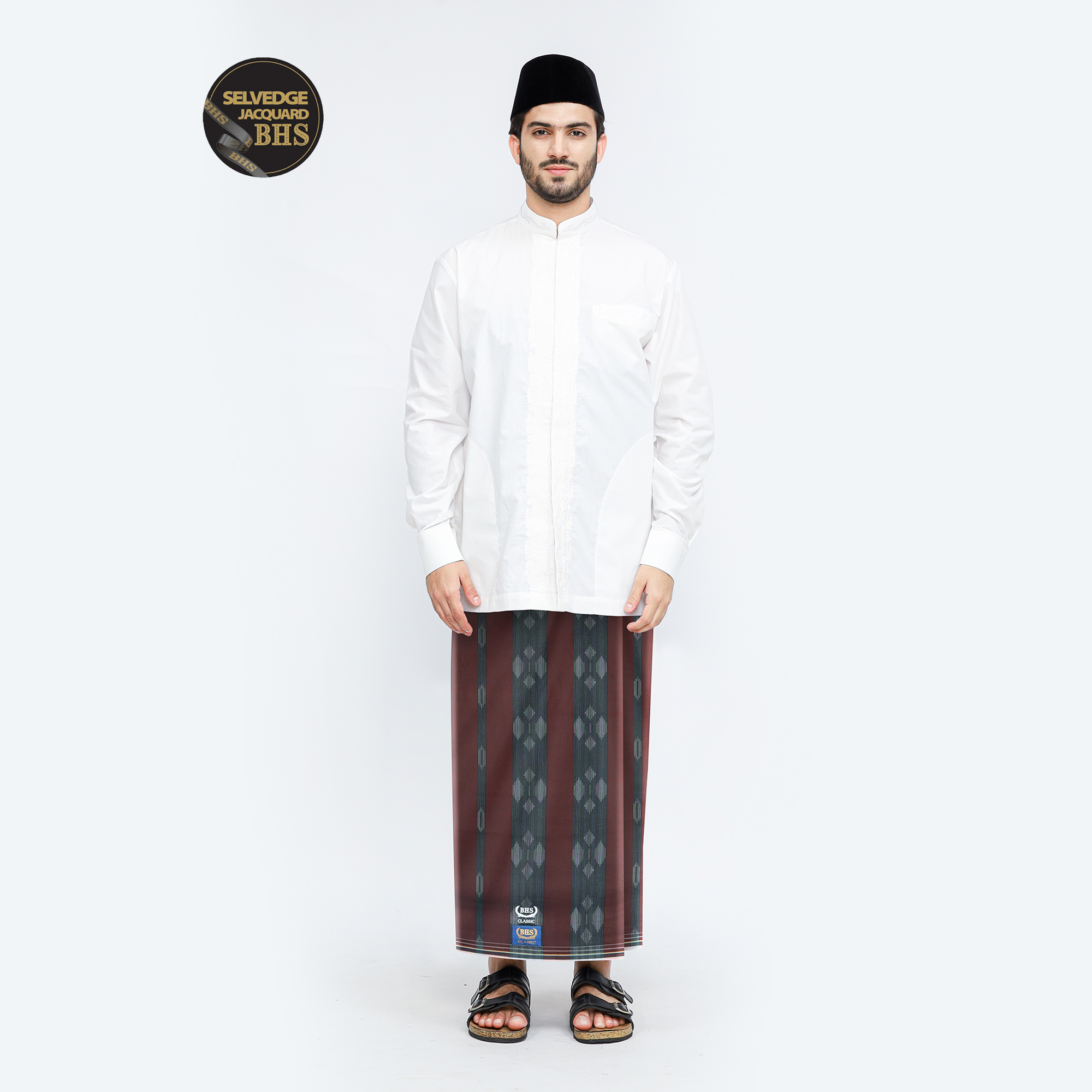 Sarung BHS Classic Gold Motif C44 DKA SJ Hitam Coklat 02